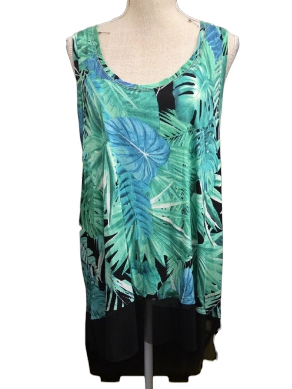 Jennifer Lopez Green and Blue Tropical Leaf Tank Top